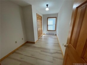 45 Whittle St in Groton, CT - Building Photo - Building Photo