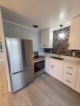 34829-34829 Seavey Loop Rd in Eugene, OR - Building Photo - Building Photo