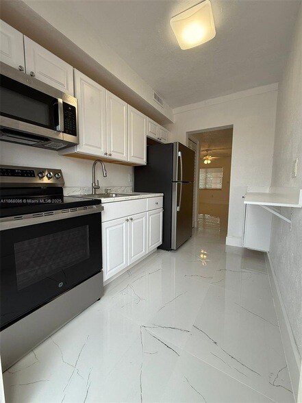 3401 SW 9th Terrace, Unit 1B in Miami, FL - Building Photo