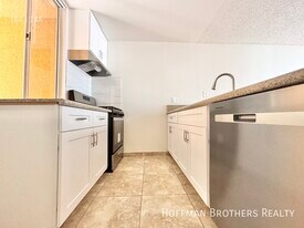 1225 N Cherokee Ave, Unit 207 in Los Angeles, CA - Building Photo