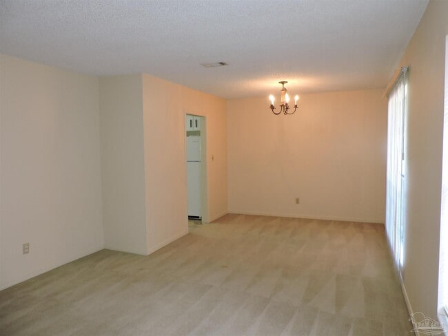 5725 Keystone Rd in Pensacola, FL - Building Photo - Building Photo