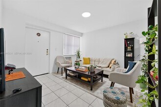 199 SW 12th Ave, Unit 502B in Miami, FL - Foto de edificio - Building Photo