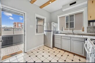 4833 N Ashland Ave in Chicago, IL - Building Photo - Building Photo