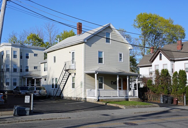 81-87 Moody St in Waltham, MA - Building Photo - Building Photo