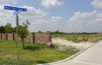 Skyview Meadows Midlothian, TX in Midlothian, TX - Building Photo - Building Photo