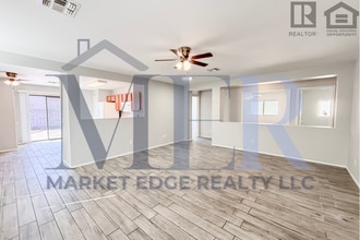 639 W Kingman Loop in Casa Grande, AZ - Building Photo - Building Photo