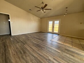 3815 SW Hickory Ln in Lawton, OK - Building Photo - Building Photo