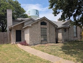 7400 Rutgers Cir in Rowlett, TX - Building Photo