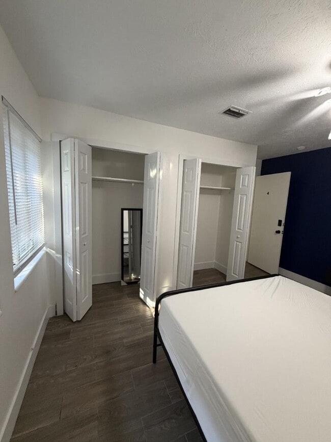 5140 River Bluff Ln in Jacksonville, FL - Building Photo - Building Photo