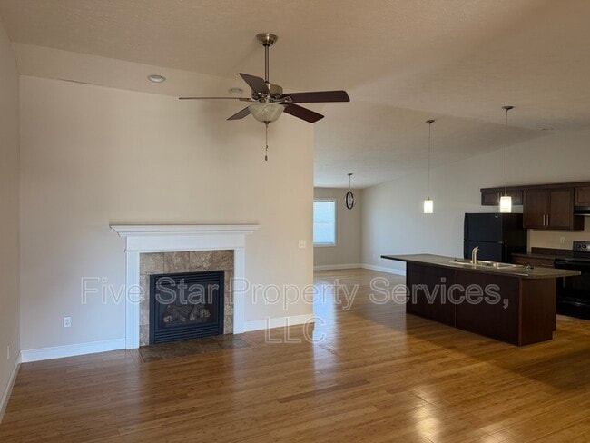 1218 Hawthorn Ct in Chatham, IL - Building Photo - Building Photo