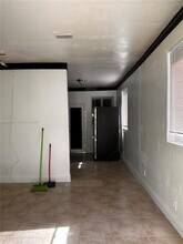 1354 NW 69th St in Miami, FL - Building Photo - Building Photo