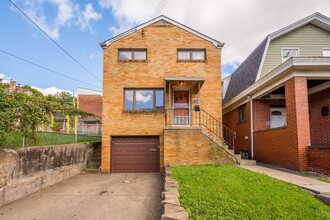 210 Broadway Ave in Mckees Rocks, PA - Building Photo - Building Photo