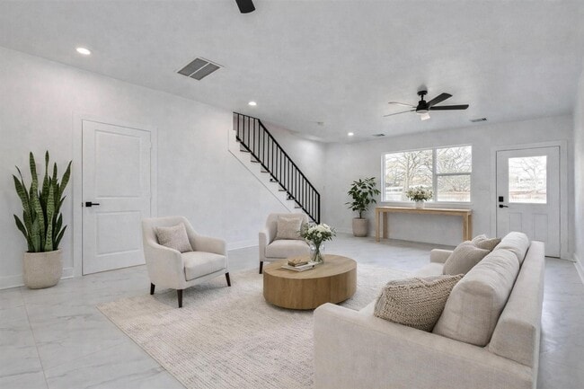 5912 Mayle St in Houston, TX - Building Photo - Building Photo