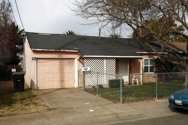 2754 Del Paso Blvd in Sacramento, CA - Building Photo - Building Photo