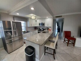559 Normandy L in Delray Beach, FL - Building Photo