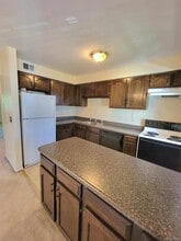 27 Weathervane Dr in Washingtonville, NY - Building Photo - Building Photo