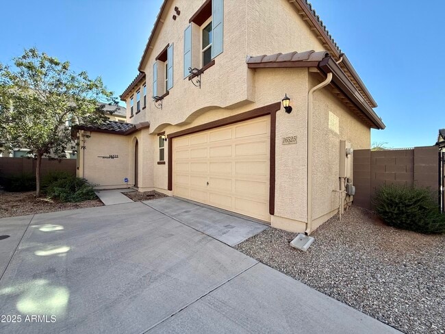 16525 W Jenan Dr in Surprise, AZ - Building Photo - Building Photo