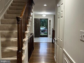 10785 Brewer House Rd in Rockville, MD - Building Photo - Building Photo