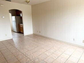 419 W Eistetter St in Laredo, TX - Building Photo - Building Photo