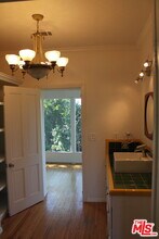 2335 Silver Ridge Ave in Los Angeles, CA - Building Photo - Building Photo