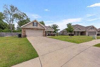 110 Wenlock Cir in Bonaire, GA - Building Photo - Building Photo