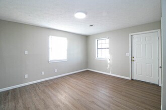 10-410 Thompsonville Ln in Oak Grove, KY - Building Photo - Building Photo