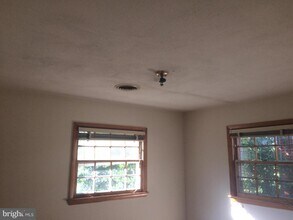 925 St Clair Ave, Unit B-LOWER in Charlottesville, VA - Building Photo - Building Photo
