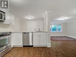 4659 Woodgreen Dr in West Vancouver, BC - Building Photo - Building Photo