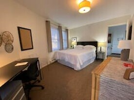 20 Crescent St NE in Grand Rapids, MI - Building Photo