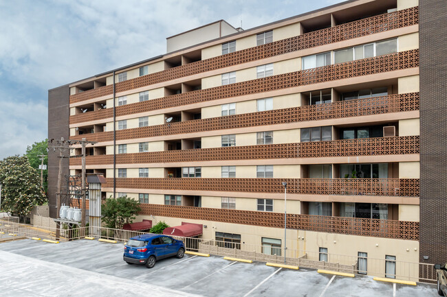 The Mayfair Condominium in Memphis, TN - Building Photo - Building Photo