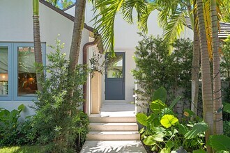 365 Hibiscus Ave in Palm Beach, FL - Building Photo - Building Photo