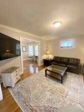 184 S Highland St in West Hartford, CT - Foto de edificio - Building Photo