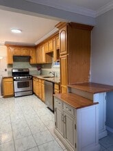 915 N 7th St in New Hyde Park, NY - Building Photo - Building Photo