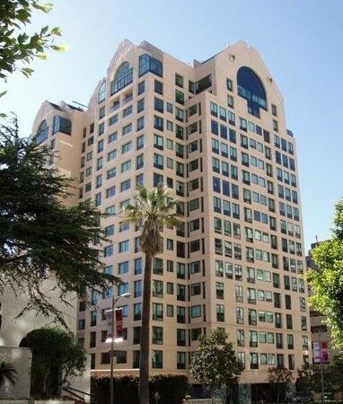 10520 Wilshire Blvd, Unit #1207 in Los Angeles, CA - Foto de edificio