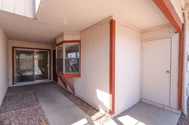 457 N Lamb Blvd in Las Vegas, NV - Building Photo - Building Photo