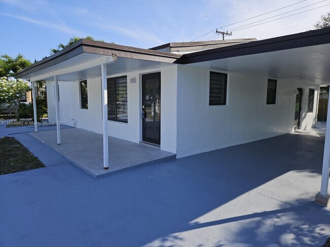 property at 1440 N 71st Ave