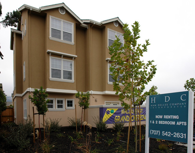 Malibu Apartments in Santa Rosa, CA - Foto de edificio - Building Photo