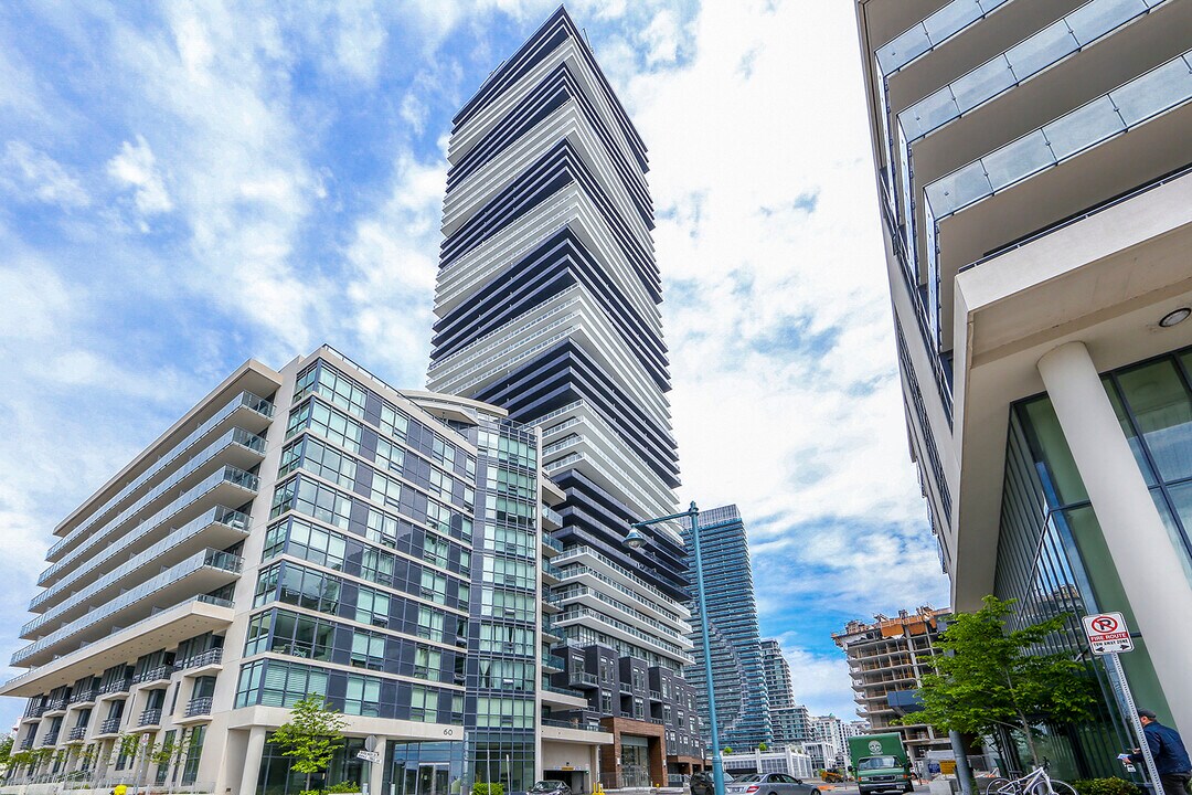 56-1956 Annie Craig Dr in Toronto, ON - Building Photo