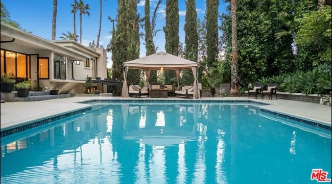 20322 Del Campo Pl in Los Angeles, CA - Building Photo - Building Photo