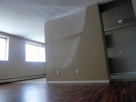 Lincoln Terrace in Calgary, AB - Building Photo - Interior Photo