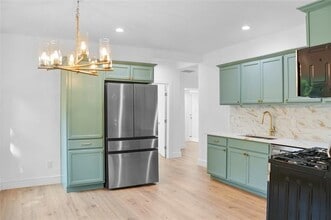 3400 Spence St in Dallas, TX - Building Photo - Building Photo