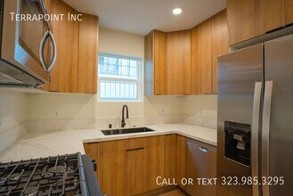 1038 Westmoreland Ave in Los Angeles, CA - Building Photo - Building Photo