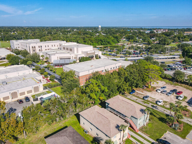 714 Michigan Ct-Unit -2 in St. Cloud, FL - Foto de edificio - Building Photo