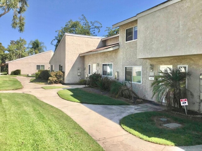property at 1418 N Elderberry Ave