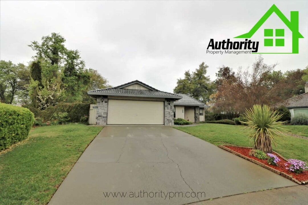 3610 Sunwood Dr in Redding, CA - Building Photo