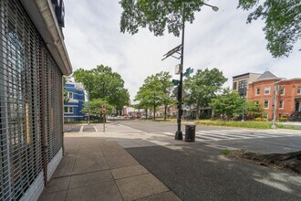 444 Rhode Island Ave NW in Washington, DC - Foto de edificio - Building Photo