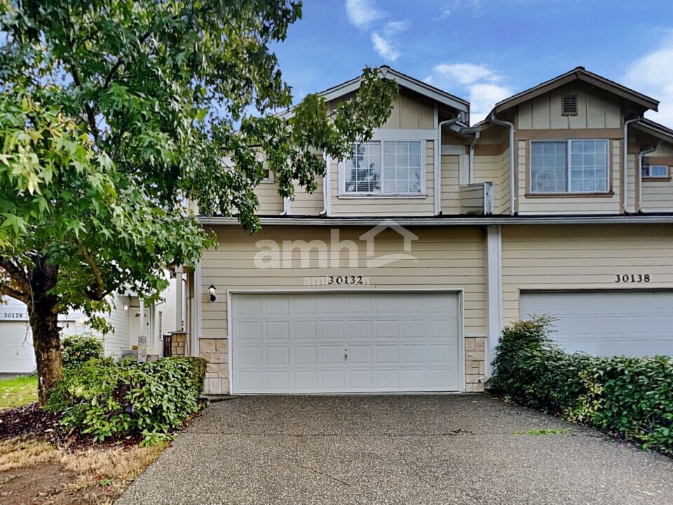30132 36th Pl S in Auburn, WA - Foto de edificio