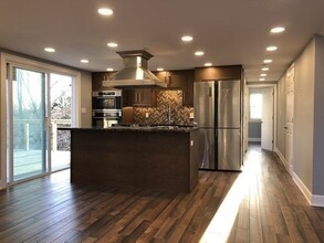 24 Epworth St, Unit 2 in Worcester, MA - Building Photo - Building Photo