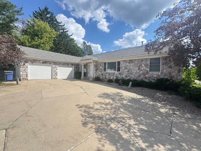 property at 2314 Breton Rd SE