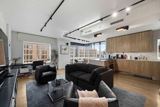 265 E Houston St in New York, NY - Building Photo - Building Photo
